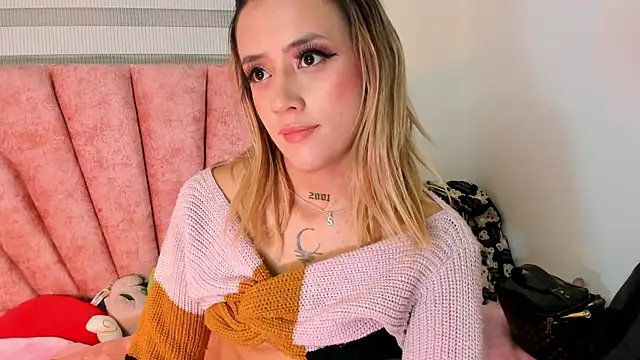 Snapshot of Sabrina_Cole chatting on March 1, 6:46 am Sabrina Cole online show from March 1, 6:46 am