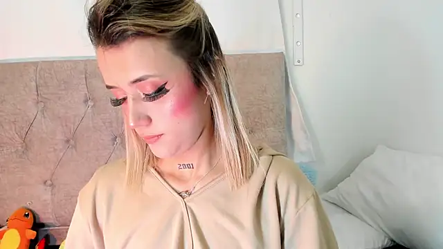 Snapshot of Sabrina_Cole chatting on March 14, 3:48 am Sabrina Cole online show from March 14, 3:48 am