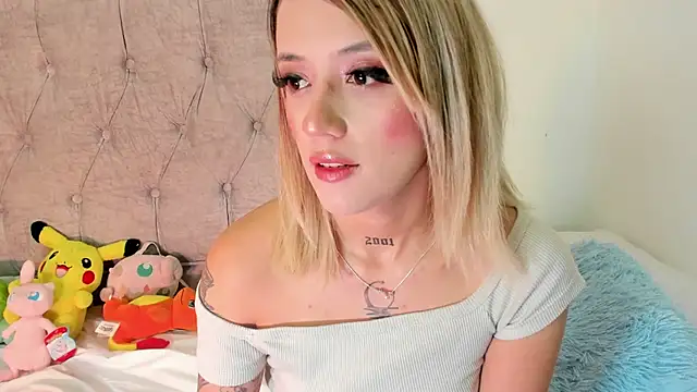 Snapshot of Sabrina_Cole chatting on March 19, 3:52 am Sabrina Cole online show from March 19, 3:52 am