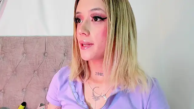 Snapshot of Sabrina_Cole chatting on March 20, 3:23 am Sabrina Cole online show from March 20, 3:23 am