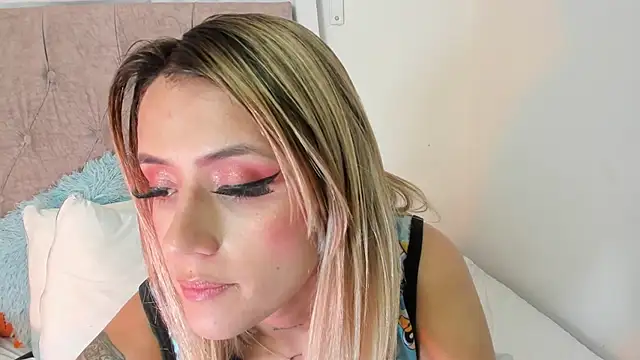 Snapshot of Sabrina_Cole chatting on March 22, 9:34 am Sabrina Cole online show from March 22, 9:34 am