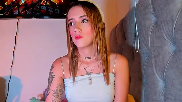 Snapshot of Sabrina_Cole chatting on October 18, 4:26 am Sabrina Cole online show from October 18, 4:26 am