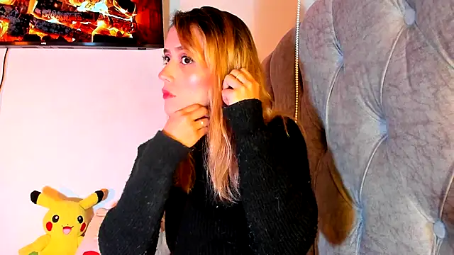 Snapshot of Sabrina_Cole chatting on November 27, 4:14 am Sabrina Cole online show from November 27, 4:14 am