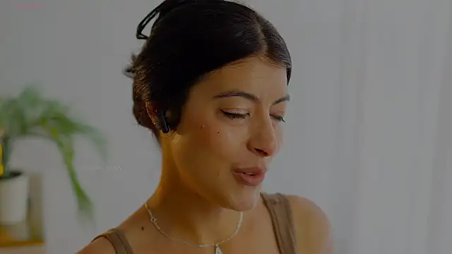 anabelcurvy online show from April 22, 9:11 am