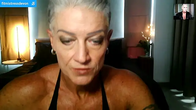 Snapshot of Devon2020 chatting on May 11, 9:15 am Devon2020 online show from May 11, 9:15 am