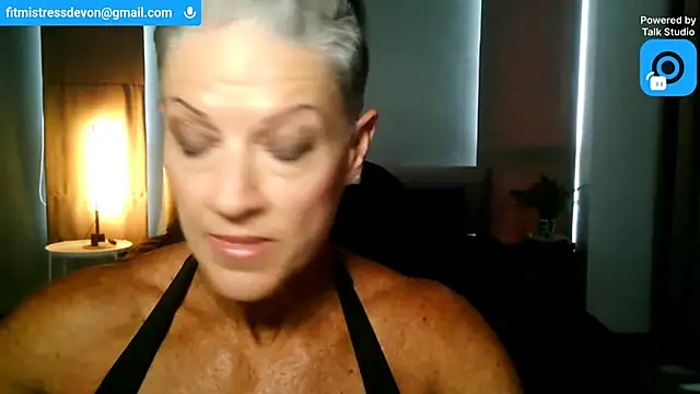 Snapshot of Devon2020 chatting on June 17, 8:50 am Devon2020 online show from June 17, 8:50 am
