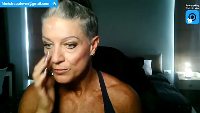 Snapshot of Devon2020 chatting on June 29, 9:48 am Devon2020 online show from June 29, 9:48 am