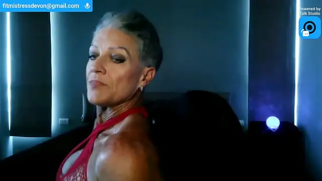 Snapshot of Devon2020 chatting on July 6, 10:45 am Devon2020 online show from July 6, 10:45 am