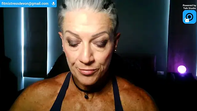 Snapshot of Devon2020 chatting on July 20, 11:01 am Devon2020 online show from July 20, 11:01 am