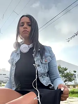 Snapshot of Gia__Paige chatting on December 4, 9:24 pm Gia  Paige online show from December 4, 9:24 pm