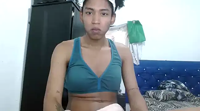 angelamarie1 online show from December 10, 8:27 pm