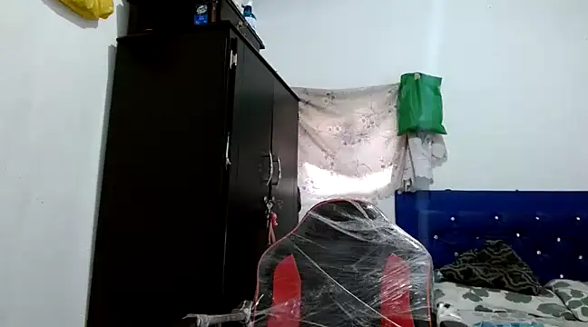 angelamarie1 online show from December 31, 12:25 pm