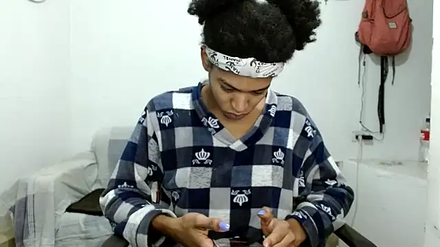 angelamarie1 online show from October 26, 12:05 am