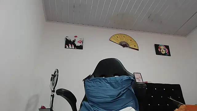 pamelabigcock69 online show from April 21, 2:01 pm