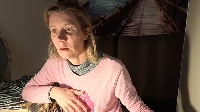 Lola Belgium online show from April 12, 5:34 am