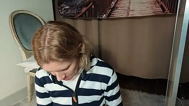 Lola Belgium online show from April 27, 4:27 pm