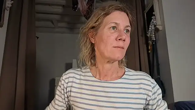 Snapshot of Lola_Belgium chatting on May 23, 5:17 pm Lola Belgium online show from May 23, 5:17 pm