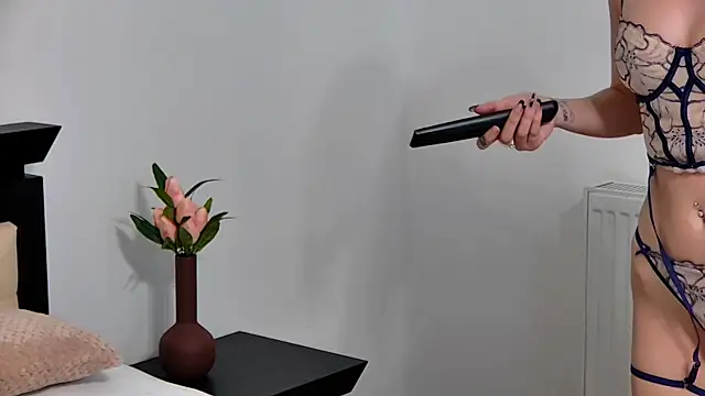 Sierra Halle online show from March 11, 8:42 pm