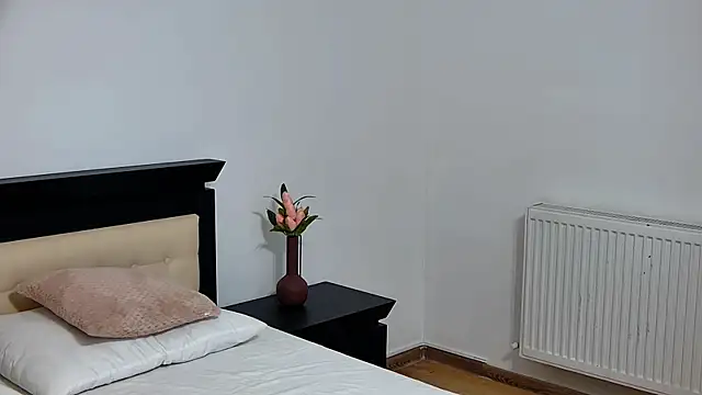 Sierra Halle online show from March 14, 8:49 pm