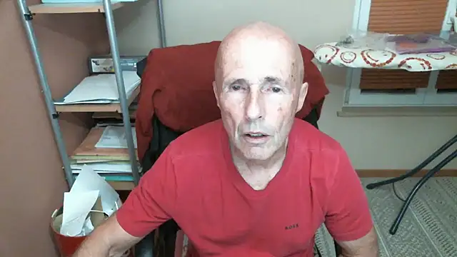 Snapshot of olibrius71 chatting on March 1, 10:23 pm olibrius71 online show from March 1, 10:23 pm