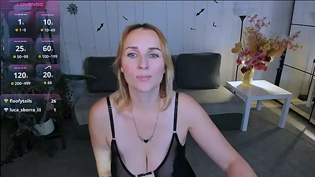 Snapshot of Karinella_x chatting on October 26, 9:42 pm Karinella x online show from October 26, 9:42 pm