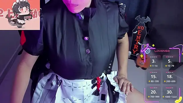 Roxy clark online show from October 31, 9:10 am