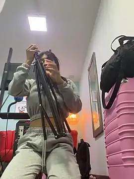 LauraAristizabal online show from February 21, 6:59 pm