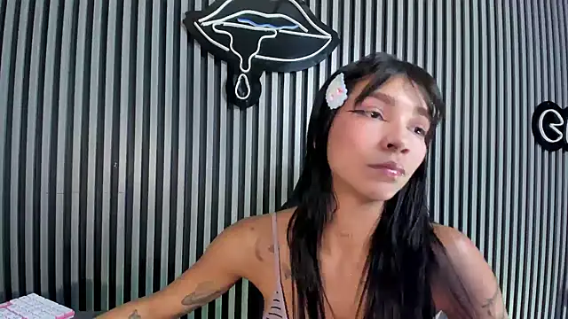 LauraAristizabal online show from February 26, 4:14 pm