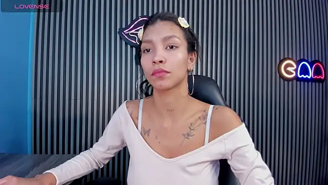 LauraAristizabal online show from March 21, 12:17 pm