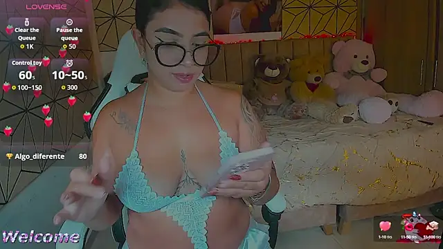 vane lopez  online show from October 7, 5:54 pm