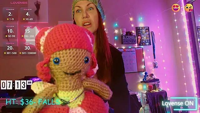 EmmaIsHere online show from January 13, 2:11 pm