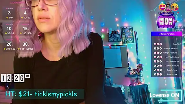 EmmaIsHere online show from January 25, 7:28 pm