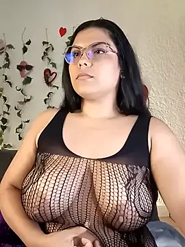 Snapshot of kittylu__ chatting on February 24, 8:49 am kittylu online show from February 24, 8:49 am