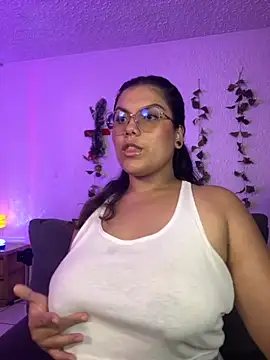 Snapshot of kittylu__ chatting on October 3, 2:30 am kittylu online show from October 3, 2:30 am