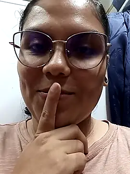 kittylu   online show from April 20, 8:43 pm