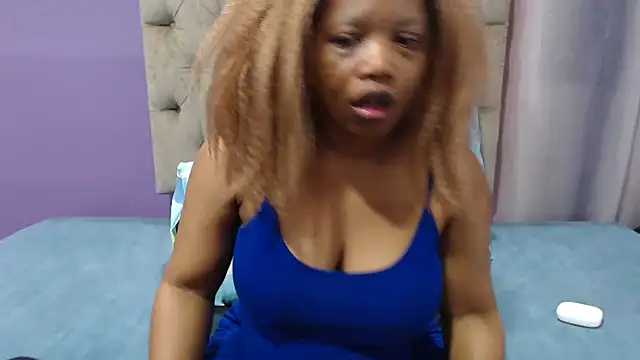 Snapshot of PeachAss4UU chatting on July 28, 5:36 am PeachAss4UU online show from July 28, 5:36 am