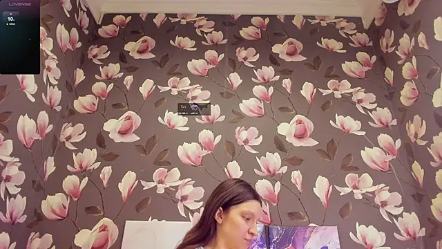 Snapshot of MelaniGrand chatting on December 7, 1:18 pm MelaniGrand online show from December 7, 1:18 pm