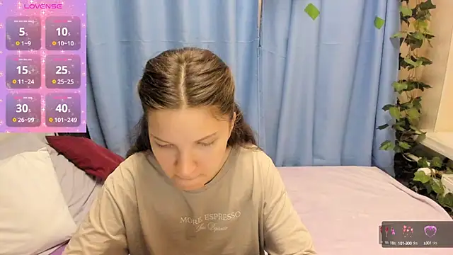 Snapshot of MelaniGrand chatting on September 10, 9:20 am MelaniGrand online show from September 10, 9:20 am