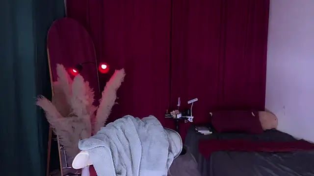 alaia-EDP online show from November 17, 4:57 pm