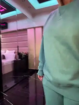 KirstieVegas online show from February 15, 1:42 am