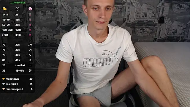 Snapshot of Oliver_Fresh chatting on March 12, 11:09 am Oliver Fresh online show from March 12, 11:09 am