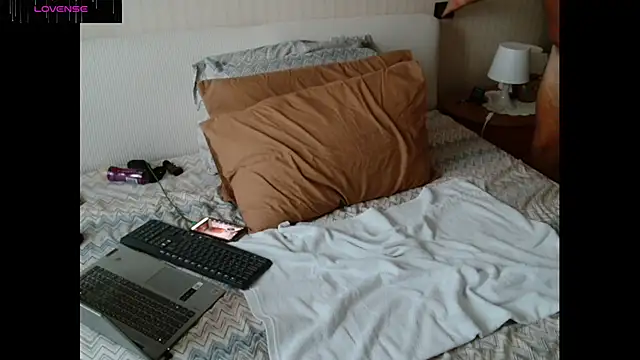 Snapshot of genova1970 chatting on September 18, 4:53 pm genova1970 online show from September 18, 4:53 pm