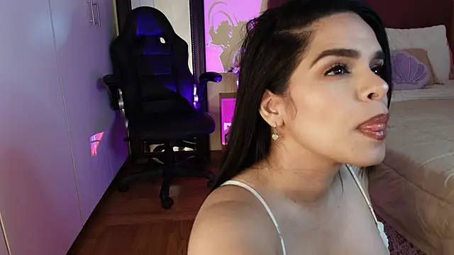 Snapshot of Mafer_Meow chatting on June 11, 2:53 am Mafer Meow online show from June 11, 2:53 am
