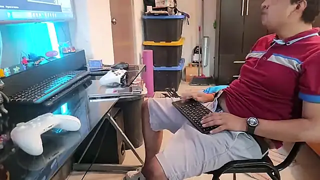 thor000089 online show from September 28, 11:21 pm