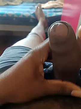 Snapshot of Mallupaiyanaachu chatting on December 31, 7:53 am Mallupaiyanaachu online show from December 31, 7:53 am