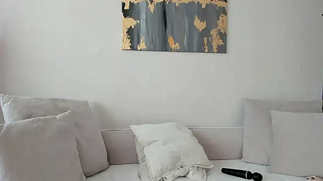 Snapshot of Mia_Callme chatting on March 7, 12:45 pm Mia Callme online show from March 7, 12:45 pm