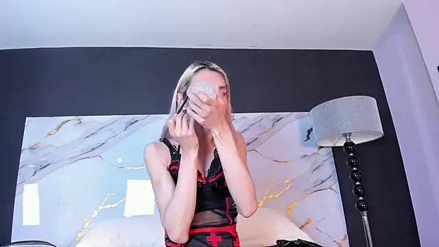 Snapshot of Victoria_Badgal_ chatting on February 25, 4:53 pm Victoria Badgal online show from February 25, 4:53 pm