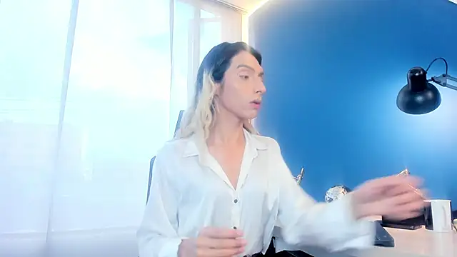 Snapshot of Victoria_Badgal_ chatting on November 17, 8:25 pm Victoria Badgal online show from November 17, 8:25 pm