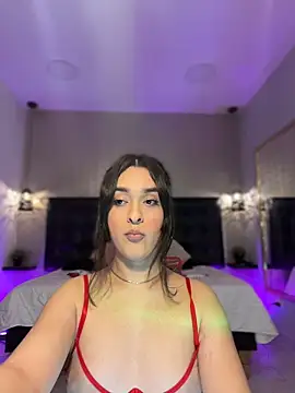 Snapshot of MiahWindsor chatting on June 30, 8:10 pm MiahWindsor online show from June 30, 8:10 pm