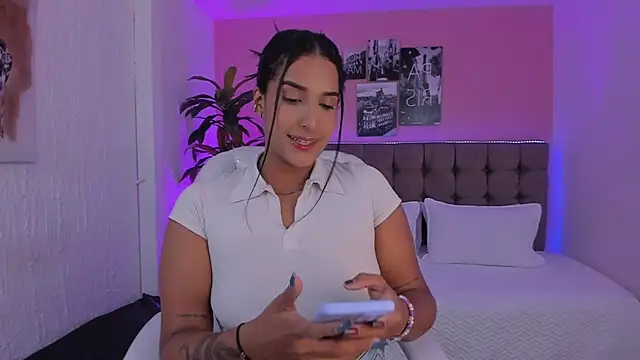 Snapshot of Stefhanyblow chatting on January 25, 4:13 am Stefhanyblow online show from January 25, 4:13 am